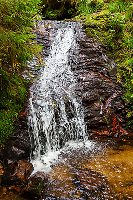 포토 JPG 해외이미지 나무 식물 유럽 자국 하늘 지붕 독일 사람없음 야외 초록색 물 관광지 걷기 폭포 개울 암초 해외포토 자연요소 나라 컬러 여행 모션 자연 강 파일형식 이미지허브