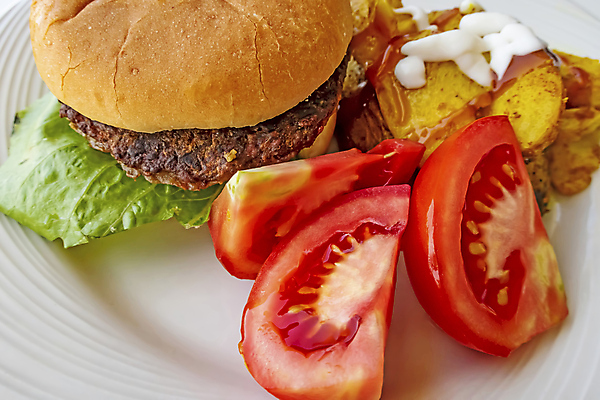 포토 JPG 해외이미지 접시 백그라운드 토마토 패스트푸드 사람없음 햄버거 인스턴트 웨지감자 해외포토 식기 음식 채소 감자 감자요리 파일형식 이미지허브