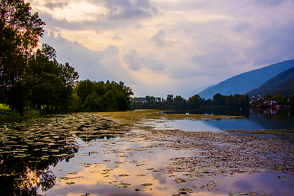 포토 JPG 해외이미지 나무 구름 계절 공원 유럽 호수 백그라운드 잎 오렌지 자연 하늘 아침 산 풍경 사람없음 야외 목재 초록색 물 파란색 강 컬러풀 반사 노란색 일출 환경 침묵 일몰 이탈리아 가을 연못 황무지 숲 언덕 알프스 장면 내추럴 생태학 절정 해외포토 주간 자연요소 식물 공공시설 교육 나라 컬러 과일 재료 노을 소리 생태계 파일형식 이미지허브