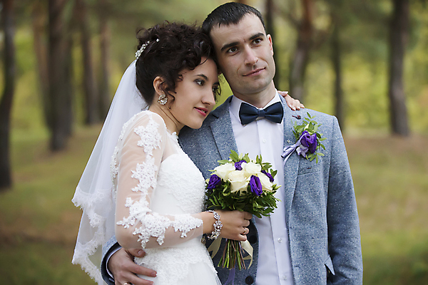 포토 JPG 해외이미지 커플 드레스 여자 꽃 행복 꽃다발 결혼 꽃무늬 밭 통신 손가락 포옹 친절 키스 관리 대화 사랑 사람 야외 두명 초록색 빛 뷰티 걷기 슬픔 가을 흰색 축하 약혼 내추럴 더블 스타일 해외포토 식물 손 옷 계절 감정 컬러 컨셉 무늬 농업 관계 안기 모션 말하기 이벤트 애정표현 약속 파일형식 이미지허브