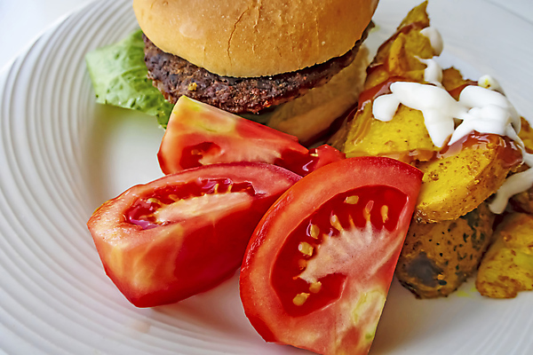 포토 JPG 해외이미지 접시 백그라운드 토마토 패스트푸드 사람없음 햄버거 인스턴트 웨지감자 해외포토 식기 음식 채소 감자 감자요리 파일형식 이미지허브
