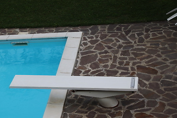 포토 JPG 해외이미지 라이프스타일 디자인 공원 백그라운드 건축양식 가족 자연 호텔 휴가 휴식 주택 풍경 잔디 사람없음 야외 초록색 물 여름 파란색 우주 정원 맑음 수영 고급 정상 갑판 빌라 휴양지 다이빙 지역 뒤뜰 진짜 스타일 해외포토 자연요소 식물 계절 공공시설 건축 컬러 컨셉 배_교통 관계 숙소 날씨 건물 생활 장소 수상스포츠 생태계 수중스포츠 파일형식 이미지허브