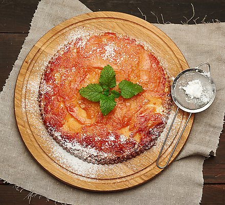 포토 JPG 해외이미지 디저트 실내 사람없음 하이앵글 채망 달콤 민트 나무받침 슈가파우더 애플파이 나무배경 해외포토 음식 뷰포인트 백그라운드 주방용품 내부 목재 맛 허브 받침대 파이_빵 파일형식 이미지허브