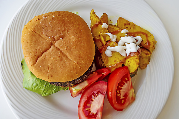 포토 JPG 해외이미지 접시 백그라운드 토마토 패스트푸드 사람없음 햄버거 인스턴트 웨지감자 해외포토 식기 음식 채소 감자 감자요리 파일형식 이미지허브