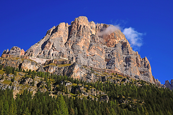 포토 JPG 해외이미지 나무 유럽 여행 밭 자연 휴가 산 주택 파노라마 사람없음 야외 건물 목재 초록색 파란색 뷰티 교회 여행객 마을 환경 계곡 이탈리아 하이킹 시골 숲 언덕 산등성이 알프스 절정 해외포토 식물 건축물 나라 컬러 농업 재료 종교건축 레저 촬영기법 사람 생태계 파일형식 이미지허브