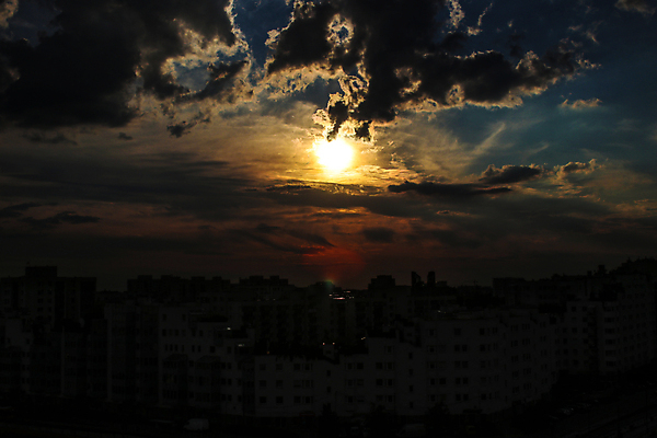 포토 JPG 해외이미지 구름 건축양식 부동산 날씨 아파트 주택 협상 사람없음 블록 도시 재산 저녁 콘도 지역 커뮤니티 스카이라인 일반 리빙 이웃 대여 대출 개발 교외 구역 복잡 주거지 진짜 폭풍우 바르샤바 해외포토 자연요소 건축 컨셉 비즈니스 숙소 건물 금융 비_날씨 야간 자연재해 폴란드 파일형식 이미지허브
