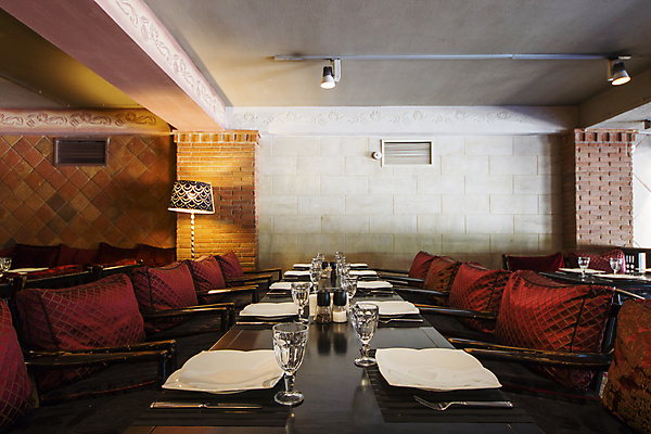 포토 JPG 해외이미지 라이프스타일 식기 접시 디자인 음료 음식 백그라운드 포크 와인잔 유리 탁자 휴가 실내 발렌타인데이 사람없음 내부 빛 세트 식당 와인 숟가락 식사 저녁식사 카페 식탁보 흰색 바 칼 고급 우아함 아침식사 은색 먹기 서비스 메뉴 만족 냅킨 설정 점심식사 고립 해외포토 감정 컬러 가구 컨셉 술잔 모션 데이이벤트 재질 주류 수저 생활 상점 파일형식 이미지허브