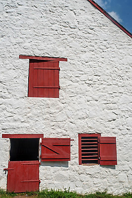 포토 JPG 해외이미지 디자인 외관 벽 백그라운드 패턴 건축양식 창문 주택 프레임 안전 사람없음 야외 건물 목재 빨간색 농장 수확 골동품 바위 흰색 시골 순수 묘사 질감 보안 셔터 고체 옛날 해외포토 나무 건축물 건축 컬러 컨셉 무늬 농업 재료 돌_바위 파일형식 이미지허브