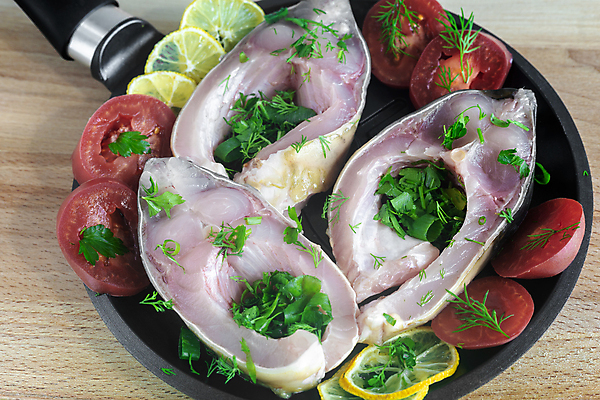 포토 JPG 해외이미지 접시 음식 조각 백그라운드 다이어트 채소 탁자 양파 파슬리 건강 어류 스테이크 요리 사람없음 갈색 주방 식당 저녁식사 튀김 시골 신선 그릴 자르기 굽기 먹기 해산물 잉어 건강식 점심식사 딜 해외포토 식기 컬러 가구 모션 주방용품 서양음식 상점 식사 수중동물 구이 파일형식 이미지허브