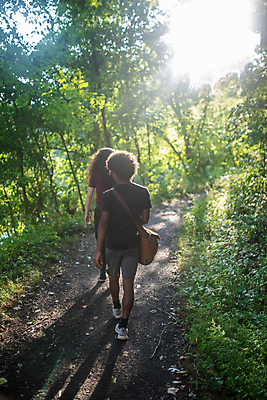 포토 JPG 해외이미지 주간 나무 라이프스타일 남자 도로 길 여행 백그라운드 자연 건강 사람 성인 사람없음 야외 초록색 빛 햇빛 뷰티 걷기 환경 침묵 활발 하이킹 자유 탐험 숲 오솔길 개성 내추럴 삼림지대 하이커 성인남자만 해외포토 자연요소 식물 컬러 컨셉 교통시설 모션 레저 생활 태양 소리 생태계 남자만 성인만 파일형식 이미지허브