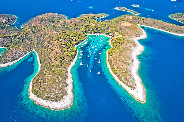 포토 JPG 해외이미지 바다 섬 여행 요트 자연 항해 안테나 파노라마 안전 풍경 사람없음 초록색 물 여름 파란색 여행객 항구 놀람 만 보트 지중해 크로아티아 내추럴 다도해 달마시안 터키석 해외포토 자연요소 계절 감정 유럽 컬러 배_교통 통신 교통시설 촬영기법 표정 사람 개 보석 생태계 파일형식 이미지허브