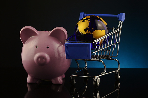 포토 JPG 해외이미지 잡화 지구 분홍색 백그라운드 컨셉 돈 비즈니스 사람없음 가로 빨간색 금융 경제 파란색 쇼핑 세계 글로벌 지구본 세일 바구니 동전 카트 행성 돼지저금통 돼지 시장 구매 가격 고객 상업 소매 슈퍼마켓 계좌 미니 예산 비용 해외포토 컬러 포유류 우주 상점 저금통 재산 파일형식 이미지허브