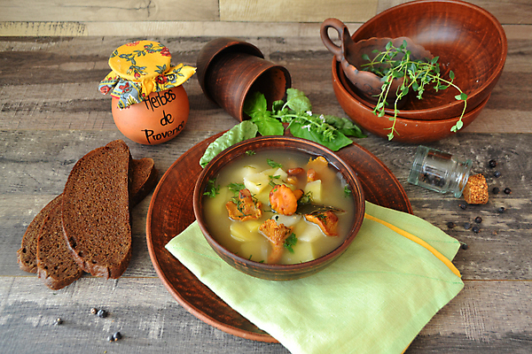 포토 JPG 해외이미지 전통 빵 다이어트 채소 감자 파슬리 건강 요리 사람없음 목재 초록색 버섯 당근 시골 신선 사발 황금 수프 혼합 숲 허브 크림 유기농 매움 레시피 바질 곰팡이 러시아인 벨로루시 삶기 채식주의자 해외포토 서양인 나무 식물 웰빙 음식 컬러 재료 뿌리채소 사기그릇 맛 채식 파일형식 이미지허브