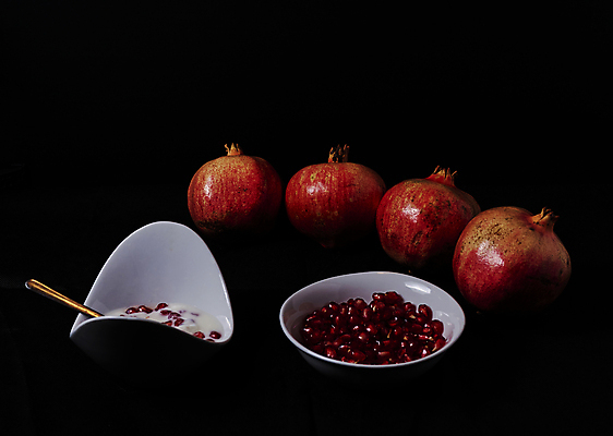 포토 JPG 해외이미지 음식 다이어트 과일 재료 부분 디저트 건강 씨앗 사람없음 빨간색 빛 반사 사진촬영 어둠 물방울 신선 달콤 맛 떨어짐 자르기 유기농 석류 레시피 내추럴 바이오 숙성 채식주의자 공급 해외포토 식물 웰빙 컬러 컨셉 모션 촬영 채식 파일형식 이미지허브