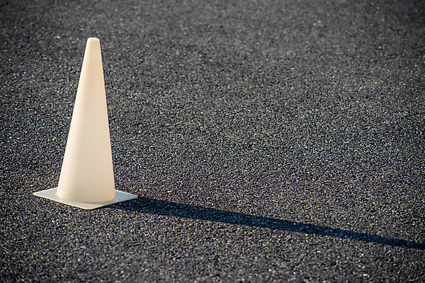 포토 JPG 해외이미지 모양 산업 도로 선 백그라운드 컨셉 패턴 교통시설 벽지 표면 추상 거리 그림자 경고 안전 사람없음 검은색 장비 회색 흰색 경계선 레이싱 업무 고속도로 보행로 위험 플라스틱 아스팔트 장애물 방향 심볼 묘사 사인 싱글 질감 보안 조심 원뿔 그만 방법 주목 카피스페이스 해외포토 도형 길 컬러 교통 무늬 재질 시합 공백 작업 경계 시설 파일형식 이미지허브