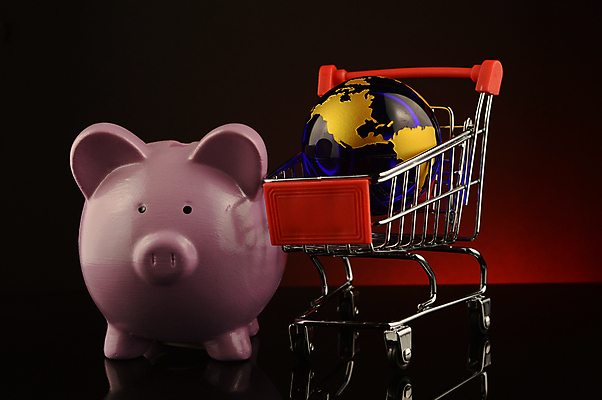 포토 JPG 해외이미지 잡화 지구 분홍색 백그라운드 컨셉 돈 비즈니스 사람없음 가로 빨간색 금융 경제 파란색 쇼핑 세계 글로벌 지구본 세일 바구니 동전 카트 행성 돼지저금통 돼지 시장 구매 가격 고객 상업 소매 슈퍼마켓 계좌 미니 예산 비용 해외포토 컬러 포유류 우주 상점 저금통 재산 파일형식 이미지허브