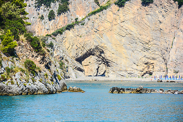 포토 JPG 해외이미지 바다 여행 자연 하늘 풍경 사람없음 야외 초록색 물 파란색 이탈리아 절벽 만 동굴 지중해 암초 해외포토 자연요소 유럽 컬러 생태계 파일형식 이미지허브
