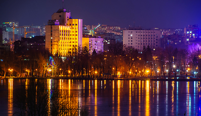 포토 JPG 해외이미지 공원 유럽 호수 여행 겨울 건축양식 파노라마 사람없음 야외 건물 물 반사 항구 냉동 얼음 추위 연못 역사 야간 저녁 정사각형 천연기념물 우크라이나 제설기 해외포토 자연요소 도형 건축물 계절 공공시설 건축 나라 교통시설 촬영기법 제설 파일형식 이미지허브