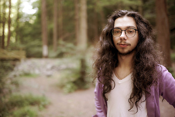 포토 JPG 해외이미지 백인 모델 라이프스타일 웰빙 행복 안경 얼굴 생각 자연 수염 건강 한명 사람 성인 야외 초록색 뷰티 유행 환경 보라색 하이킹 자신감 고독 숲 개성 배려 혼자 히피 카피스페이스 해외포토 서양인 1 잡화 감정 컬러 레저 생활 신체부위 공백 생태계 파일형식 이미지허브