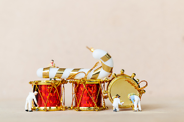 포토 JPG 해외이미지 전통 계절 행복 인형 컨셉 크리스마스 겨울 휴가 노동자 새로움 새해 선물 사람 사람없음 숫자 산타클로스 미니어처 축하 12월 연도 그림 해외포토 직업 문자 기념일 감정 모형 날짜 파일형식 이미지허브