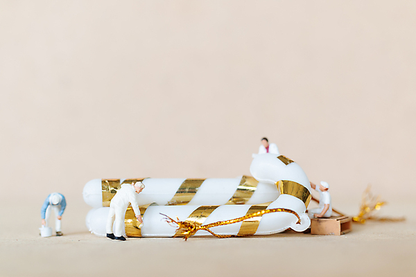 포토 JPG 해외이미지 전통 계절 행복 인형 컨셉 크리스마스 겨울 휴가 노동자 새로움 새해 선물 사람 사람없음 숫자 산타클로스 미니어처 축하 12월 연도 그림 해외포토 직업 문자 기념일 감정 모형 날짜 파일형식 이미지허브