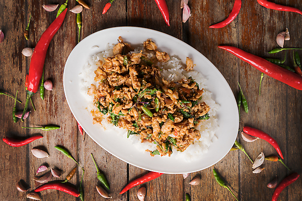 포토 JPG 해외이미지 전통 접시 아시아 음식 백그라운드 잎 채소 재료 태국 고추 탁자 밥 거리 건강 육류 돼지고기 요리 동양인 사람없음 목재 빨간색 주방 식당 계란 식사 저녁식사 치킨 신선 뜨거움 맛 먹기 허브 향신료 매움 후추 바질 점심식사 길거리음식 다진 핸드메이드 해외포토 나무 식물 식기 나라 컬러 가구 컨셉 식재료 모션 인종 상점 알 닭고기요리 향미료 파일형식 이미지허브