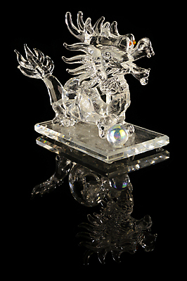 포토 JPG 해외이미지 동물 전통 아시아 종교 백그라운드 장신구 공 미술 동양인 사람없음 장식 빛 반사 얼음 중국 피규어 흰색 용 행운 우아함 신비 크리스탈 심볼 신화 공상 마법 고립 몬스터 부적 여의주 힘찬 해외포토 자연요소 나라 컬러 컨셉 문화예술 인종 미니어처 광석 파일형식 이미지허브