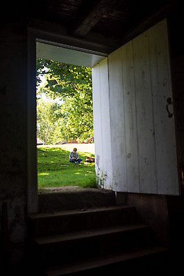 포토 JPG 해외이미지 웰빙 외관 여행 백그라운드 건축양식 자연 하늘 날씨 한명 풍경 야외 목재 초록색 여름 독서 농장 마을 수확 흰색 시골 역사 숲 개성 옛날 정확 해외포토 나무 1 계절 건축 컬러 컨셉 농업 재료 사람 생태계 파일형식 이미지허브