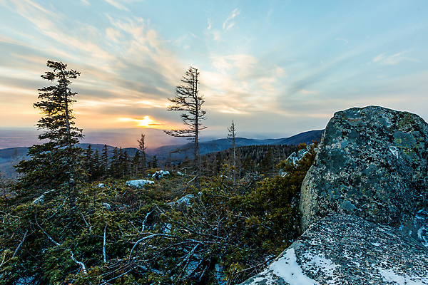 포토 JPG 해외이미지 나무 구름 1 계절 여행 백그라운드 겨울 밭 자연 하늘 산 주택 풍경 사람없음 야외 초록색 빛 세계 햇빛 태양 일출 맑음 일몰 추위 시골 소나무 정상 숲 오두막 즐거움 장면 내추럴 해외포토 자연요소 식물 감정 컬러 농업 날씨 건물 노을 생태계 파일형식 이미지허브
