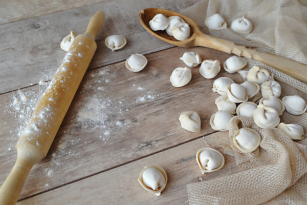 포토 JPG 해외이미지 실내 사람없음 이탈리아음식 나무바닥 반죽 만들기 라비올리 해외포토 모션 바닥 서양음식 내부 파일형식 이미지허브