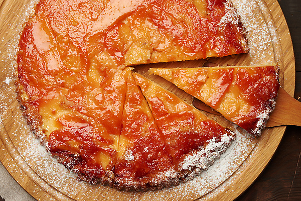 포토 JPG 해외이미지 디저트 실내 사람없음 달콤 나무받침 나무주걱 슈가파우더 애플파이 해외포토 음식 내부 목재 맛 받침대 파이_빵 주걱 파일형식 이미지허브