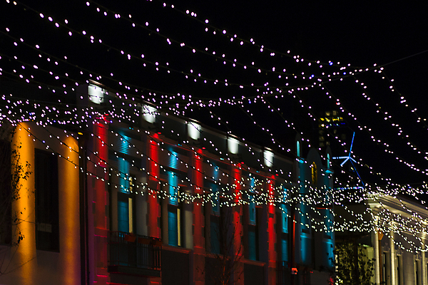 포토 JPG 해외이미지 전통 외관 유럽 문화 길 여행 백그라운드 크리스마스 겨울 건축양식 휴가 전등 거리 매달리기 사람없음 장식 축제 축하 도시 센터 황금 우아함 야간 심볼 정사각형 타운 폴란드 광 정물화 조지아 해외포토 자연요소 도형 계절 기념일 건축 나라 컨셉 모션 조명 그림 동유럽 파일형식 이미지허브