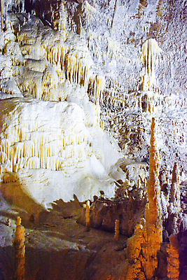 포토 JPG 해외이미지 공원 여행 백그라운드 자연 산 실내 사람없음 어둠 동굴 지하 내추럴 전국 종유석 지질학 해외포토 공공시설 교육 내부 생태계 파일형식 이미지허브