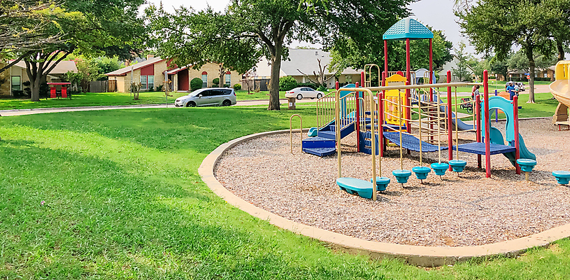 포토 JPG 해외이미지 라이프스타일 어린이 모래 주택 파노라마 잔디 사람없음 야외 초록색 청춘 컬러풀 운동 계단 미국 장비 게임 도시 바 원형 미끄럼틀 놀이터 오솔길 플라스틱 그네 체육관 커뮤니티 개발 걸음마 텍사스 화창 해외포토 도형 식물 길 컬러 컨셉 북아메리카 모션 재질 놀이 날씨 촬영기법 건강 사람 건물 생활 놀이기구 파일형식 이미지허브