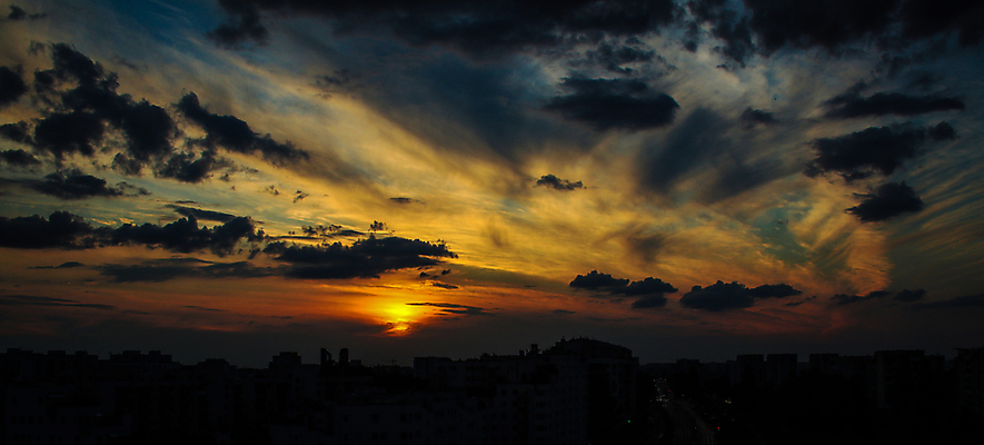 포토 JPG 해외이미지 구름 건축양식 하늘 부동산 날씨 아파트 주택 협상 사람없음 태양 일몰 블록 도시 재산 저녁 콘도 지역 커뮤니티 스카이라인 리빙 이웃 대여 대출 개발 교외 구역 복잡 주거지 진짜 폭풍우 바르샤바 해외포토 자연요소 건축 컨셉 비즈니스 숙소 건물 금융 노을 비_날씨 야간 자연재해 폴란드 파일형식 이미지허브