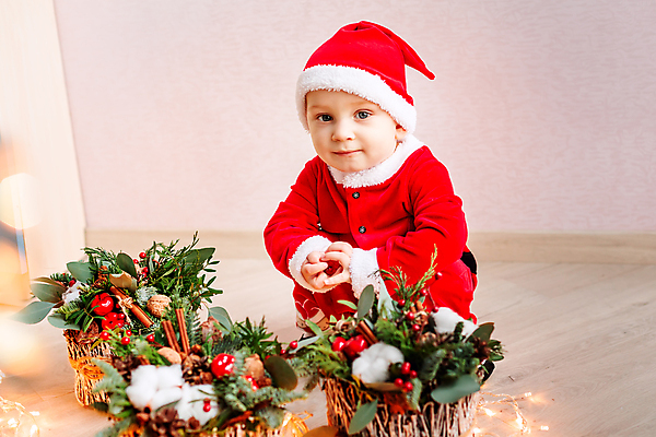 포토 JPG 해외이미지 나무 백인 계절 행복 어린이 백그라운드 컨셉 크리스마스 겨울 휴가 새로움 새해 주택 선물 한명 미소 사람 소년 장식 빨간색 크리스마스트리 산타클로스 축하 표현 아기 작음 12월 연도 준비 클라우스 해외포토 서양인 식물 1 기념일 남자 감정 컬러 표정 건물 날짜 크기 파일형식 이미지허브