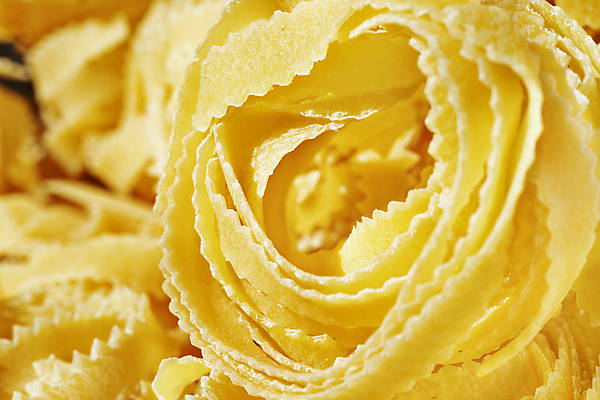 포토 JPG 해외이미지 모양 전통 리본 음식 백그라운드 십자가 재료 표면 건조 파스타 나선형 건강 요리 사람없음 노란색 요리사 식사 원형 거친 황금 닫기 이탈리아음식 둥지 상품 밀 준비 질감 날것 점심식사 건너기 생식 얇은 정물화 탄수화물 페투치네 해외포토 도형 직업 컬러 무늬 모션 곡류 서양음식 그림 파스타면 파일형식 이미지허브