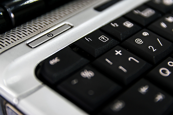 포토 JPG 해외이미지 라이프스타일 교육 행복 백그라운드 비즈니스 탁자 모바일 새로움 사람 사람없음 노트북 컴퓨터 사무실 알약 우주 공책 흰색 키보드 냄비 연결 무선전화기 컵받침 책상 슛 머리위 고립 해외포토 감정 컬러 가구 컨셉 문구용품 생활 전자제품 약 솥 전화기 받침대 파일형식 이미지허브