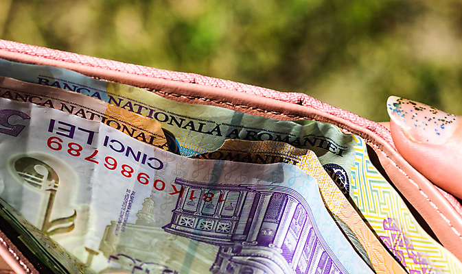 포토 JPG 해외이미지 유럽 백그라운드 컨셉 지폐 돈 성공 사람없음 금융 경제 저축 지갑 재산 묘사 만족 질감 투자 이익 가치 루마니아 뇌물 부정부패 세금 수입 엘리먼트 전국 해외포토 감정 나라 비즈니스 파일형식 이미지허브