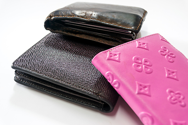 포토 JPG 해외이미지 직업 디자인 종이 분홍색 백그라운드 컨셉 돈 비즈니스 성공 추상 새로움 사람없음 금융 쇼핑 사무실 갈색 유행 검은색 저축 지갑 재산 고급 닫기 주머니 큼 가죽 묘사 오브젝트 싱글 월급 고립 예산 스타일 해외포토 컬러 무늬 모션 경제 크기 파일형식 이미지허브