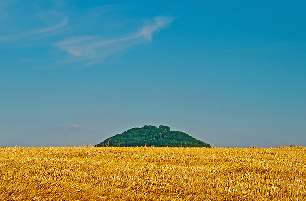 포토 JPG 해외이미지 모양 디자인 농업 하늘 날씨 산 사람없음 파란색 노란색 수확 원형 낟알 밀 언덕 만족 해외포토 도형 감정 산업 컬러 곡류 파일형식 이미지허브