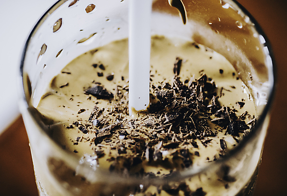 포토 JPG 해외이미지 음료 음식 백그라운드 재료 유리 탁자 디저트 건강 사람없음 목재 컵 갈색 초콜릿 얼음 거품 카페 우유 추위 흰색 신선 뜨거움 달콤 맛 아침식사 시원함 설탕 크림 상쾌 솜털 내추럴 라떼 순간 카페인 핸드메이드 해외포토 자연요소 나무 식기 감정 커피 컬러 가구 컨셉 재질 유제품 상점 식사 파일형식 이미지허브