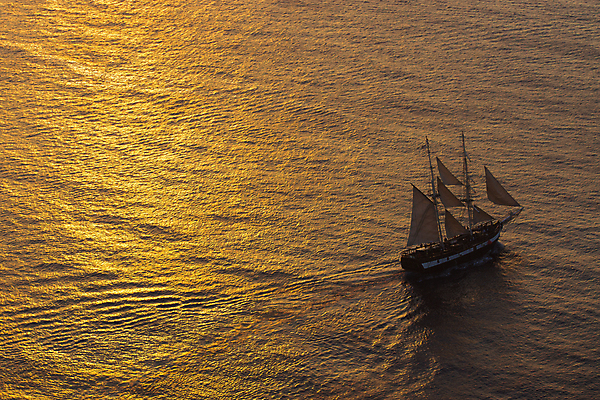 포토 JPG 해외이미지 꽃 실루엣 바다 여행 오렌지 자연 하늘 날씨 휴가 휴식 항해 따뜻함 사람 사람없음 빛 컬러풀 평화 일출 일몰 새벽 보트 분위기 고급 저녁 크루즈 지중해 그리스 함선 엽서 산토리니 부표 돛대 레가타 해외포토 자연요소 식물 유럽 컬러 컨셉 배_교통 과일 촬영기법 노을 야간 편지 생태계 파일형식 이미지허브