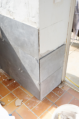 포토 JPG 해외이미지 직업 산업 벽 장갑 패턴 벽돌 노동자 거리 바닥 주택 사람없음 내부 건물 쌓기 장비 도구 공구 업무 도자기 수리 망치 땅 모종삽 타일 시멘트 유지 건축업자 석공 설치 업그레이드 재주꾼 조작 콘크리트 해외포토 건축물 잡화 건축 무늬 모션 작업 삽 파일형식 이미지허브