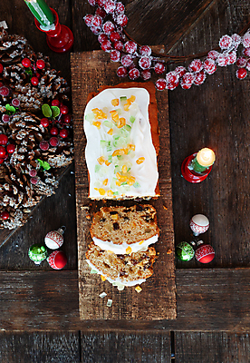 포토 JPG 해외이미지 기념일 음식 크리스마스 겨울 사람없음 목재 케이크 시골 대접 달콤 맛 설탕 레시피 건포도 핸드메이드 프로스팅 해외포토 나무 계절 컨셉 재료 포도 디저트 이벤트 제빵 건과일 파일형식 이미지허브