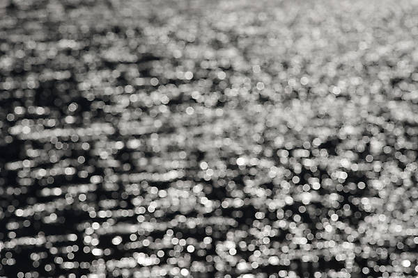 포토 JPG 해외이미지 디자인 호수 물결 파도 바다 백그라운드 자연 추상 불꽃 휴식 전등 흑백 풍경 사람없음 야외 장식 물 빛 햇빛 태양 반사 맑음 침묵 회색 저수지 소프트포커스 질감 웨이브 보케 부드러움 마법 내추럴 블러 잔물결 평야 카피스페이스 해외포토 자연요소 컬러 컨셉 무늬 불 날씨 조명 촬영기법 소리 공백 감각 생태계 파일형식 이미지허브