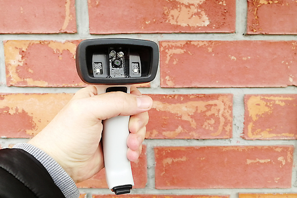 포토 JPG 해외이미지 손 잡화 산업 선 백그라운드 비즈니스 사람 사람없음 빛 쇼핑 컴퓨터 독서 숫자 라벨 세일 상점 디지털 검은색 자료 장비 정보 흰색 바 시장 암호 구매 상품 계산대 창고 상업 만들기 바코드 전자 소매 판지 고립 센서 스캐너 스캔 입력 조작 체크아웃 코딩 해외포토 문자 컬러 모션 프레임 신체부위 전자제품 컴퓨터교육 파일형식 이미지허브