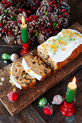 포토 JPG 해외이미지 기념일 음식 크리스마스 겨울 사람없음 목재 케이크 시골 대접 달콤 맛 설탕 레시피 건포도 핸드메이드 프로스팅 해외포토 나무 계절 컨셉 재료 포도 디저트 이벤트 제빵 건과일 파일형식 이미지허브