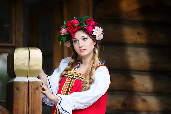 포토 JPG 해외이미지 백인 모델 전통 드레스 옷 여자 문화 얼굴 음식 백그라운드 크리스마스 겨울 털 한명 사람 여러명 성인 장식 빨간색 초록색 뷰티 유행 목도리 수확 반지 화려 고급 우아함 입술 복고 러시아 소금 러시아인 전국 스타일 해외포토 서양인 1 잡화 계절 기념일 유럽 컬러 다수 컨셉 농업 장신구 신체부위 파일형식 이미지허브