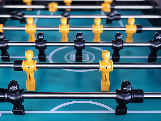 포토 JPG 해외이미지 남자 얼굴 스포츠 컨셉 밭 공 놀이 탁자 추상 경기 사람없음 빨간색 초록색 파란색 친구 빛 장난감 숫자 노란색 축구 경쟁 미니어처 게임 흰색 플라스틱 묘사 오브젝트 골 플레이어 해외포토 문자 컬러 가구 무늬 농업 관계 재질 사람 신체부위 구기 모형 파일형식 이미지허브